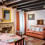 San Marco Terrace With Canal View Appartement Venetië